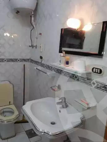 https://aqarmap.com.eg/ar/listing/4811163-for-sale-sharqia-zagazig-zagazig-city-markaz-farouk-st