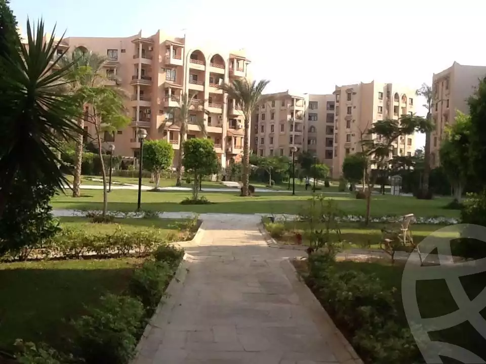 https://aqarmap.com.eg/ar/listing/4870894-for-rent-cairo-new-cairo-lrhb-city-phase-5-ibn-al-nafees-st