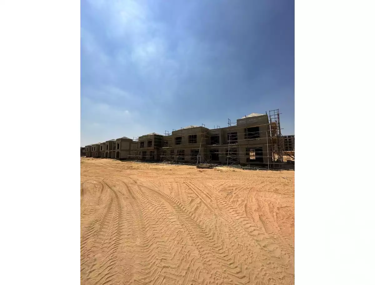 https://aqarmap.com.eg/en/listing/4881544-for-sale-cairo-el-sheikh-zayed-city-compounds-kmbwnd-fyldj-wyst-dr-llttwyr