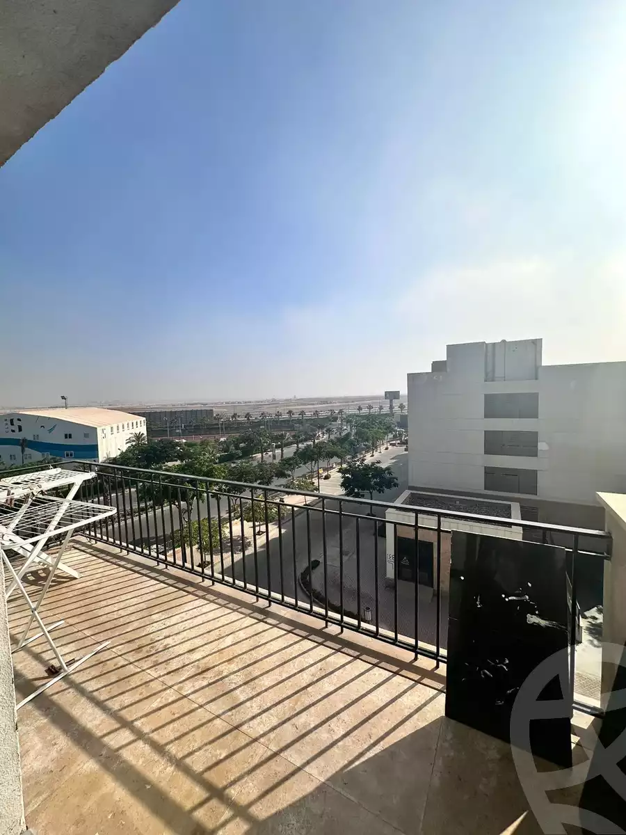 https://aqarmap.com.eg/ar/listing/4893317-for-sale-cairo-el-sheikh-zayed-city-compounds-the-courtyard