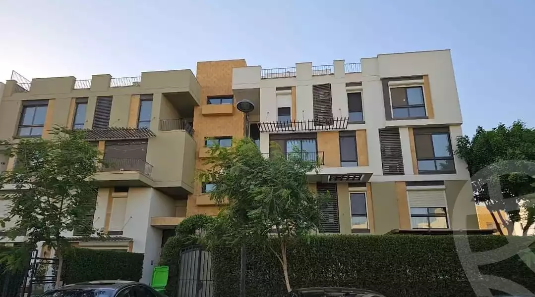 https://aqarmap.com.eg/ar/listing/4900916-for-sale-cairo-el-sheikh-zayed-city-compounds-kmbwnd-wyst-twn-swdyk