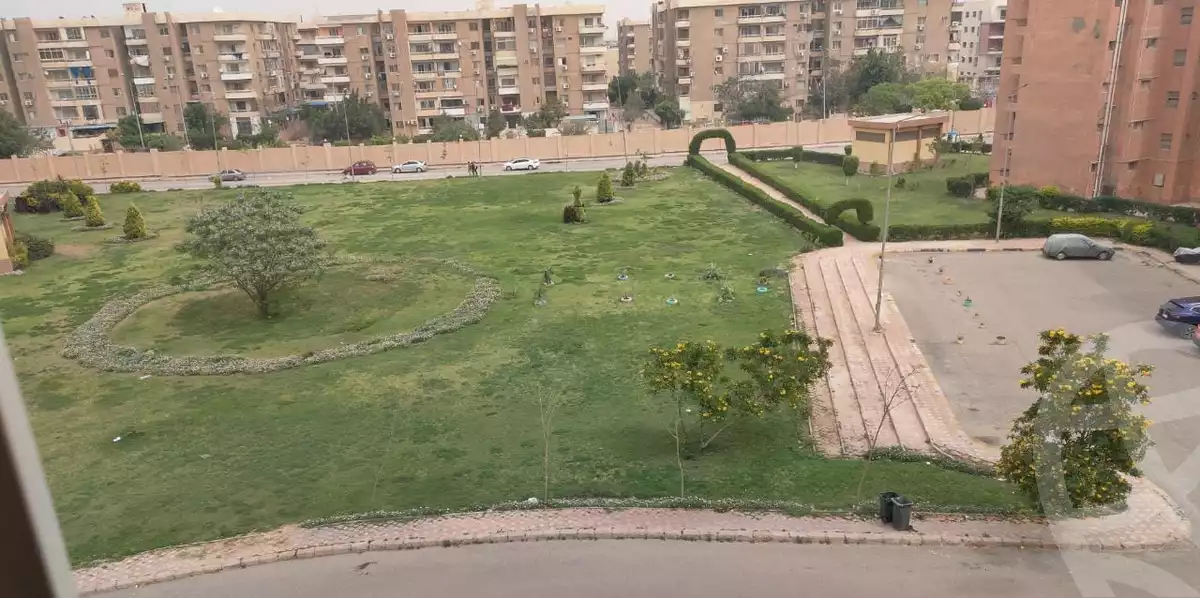 https://aqarmap.com.eg/ar/listing/4912870-for-sale-cairo-6th-of-october-hadaeq-october-el-fardoos-city