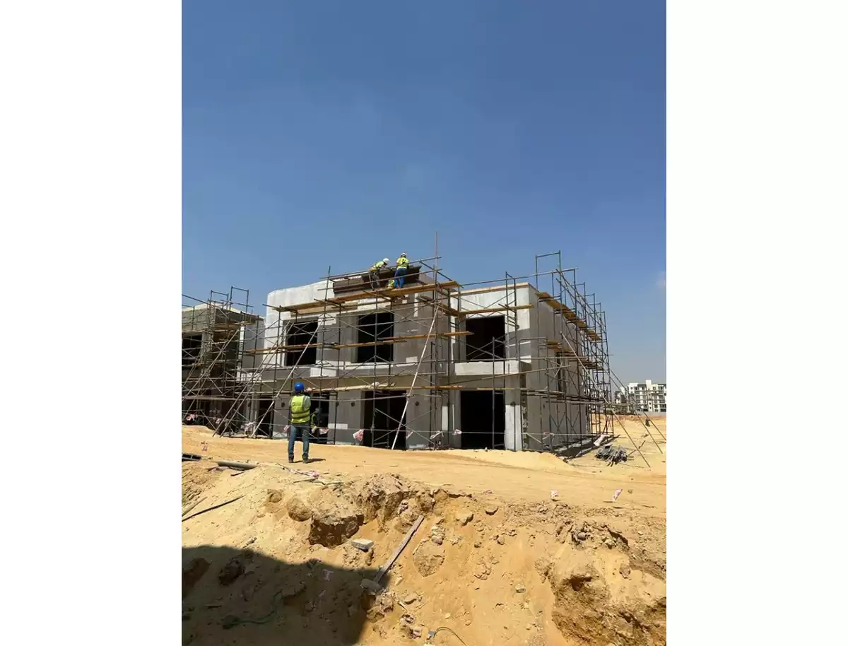 https://aqarmap.com.eg/ar/listing/4916596-for-sale-cairo-el-sheikh-zayed-city-compounds-kmbwnd-fyldj-wyst-dr-llttwyr