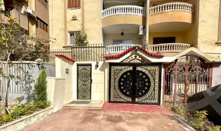 https://aqarmap.com.eg/en/listing/4920446-for-sale-cairo-hadayek-el-ahram-mntq