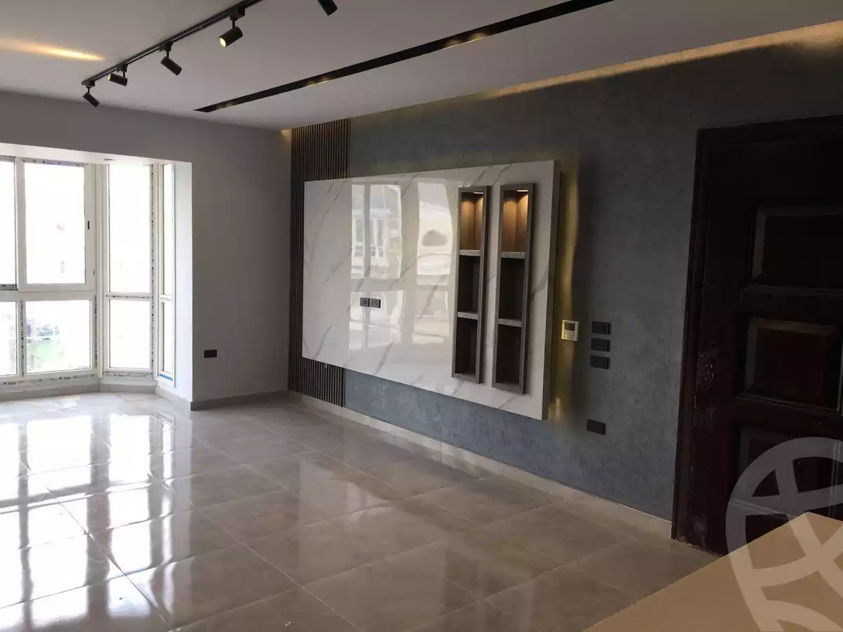 https://aqarmap.com.eg/ar/listing/4927655-for-rent-cairo-6th-of-october-compounds-mountain-view-chillout-park-mountain-view-lakeside