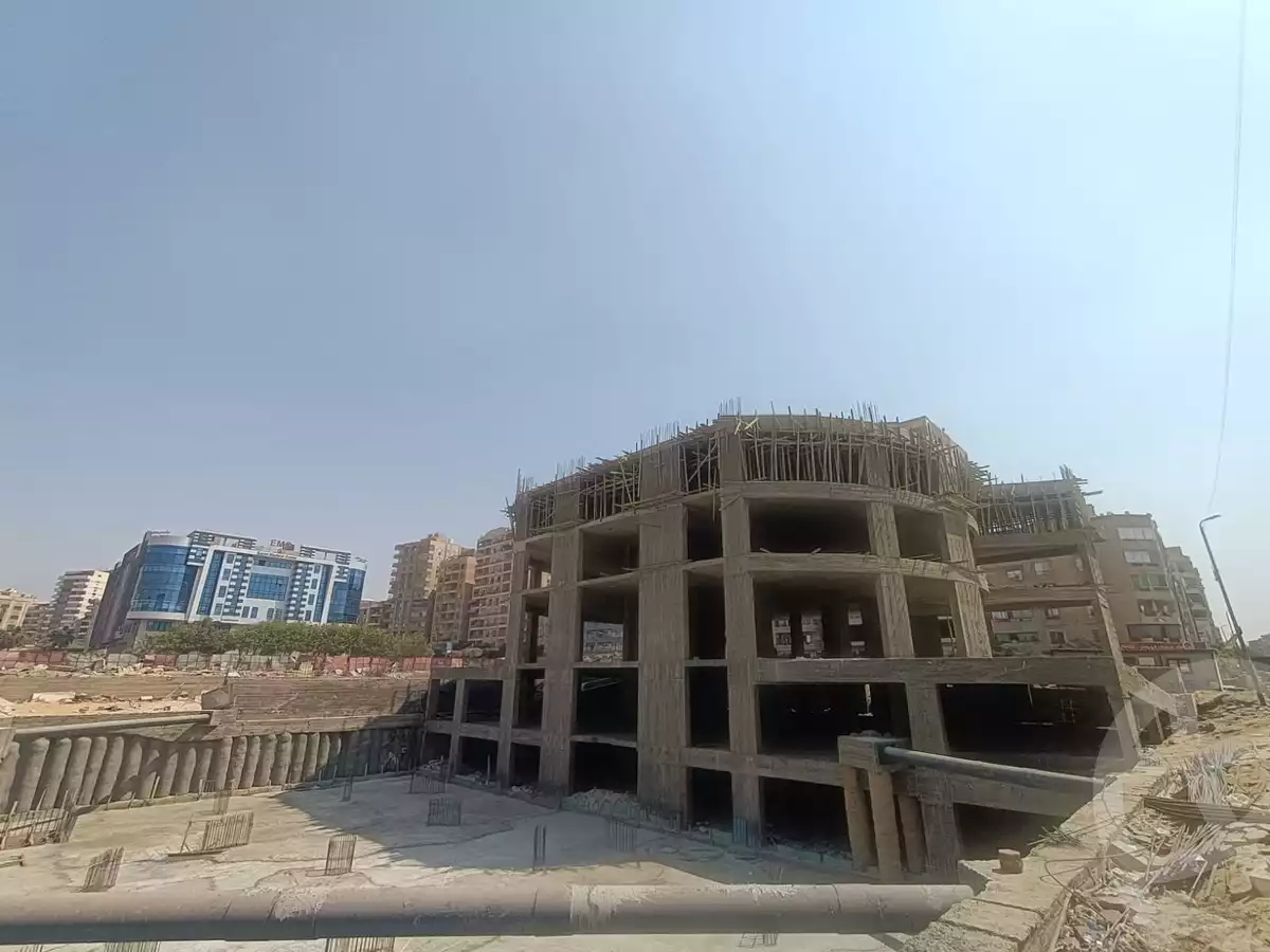 https://aqarmap.com.eg/en/listing/4953645-for-sale-cairo-nasr-city-compounds-arab-home-mall-benayat