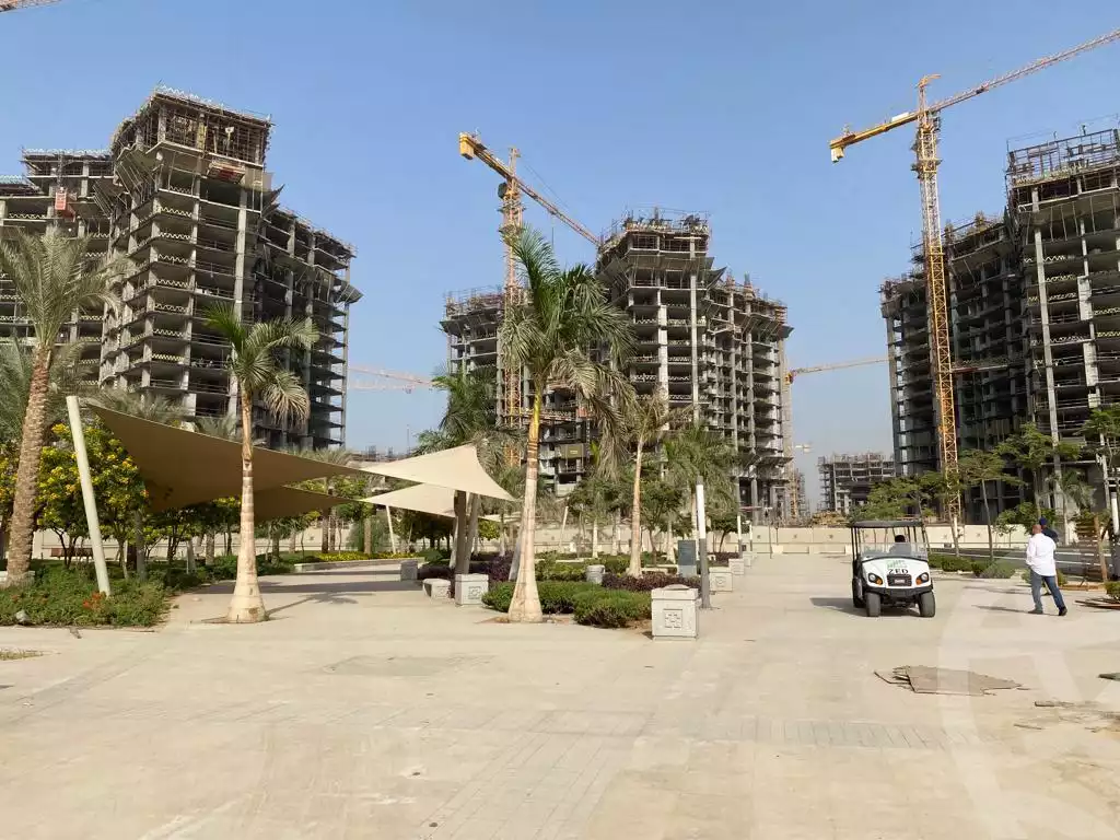 https://aqarmap.com.eg/ar/listing/5014397-for-sale-cairo-el-sheikh-zayed-city-compounds-zyd-wr-llttwyr-z-tower