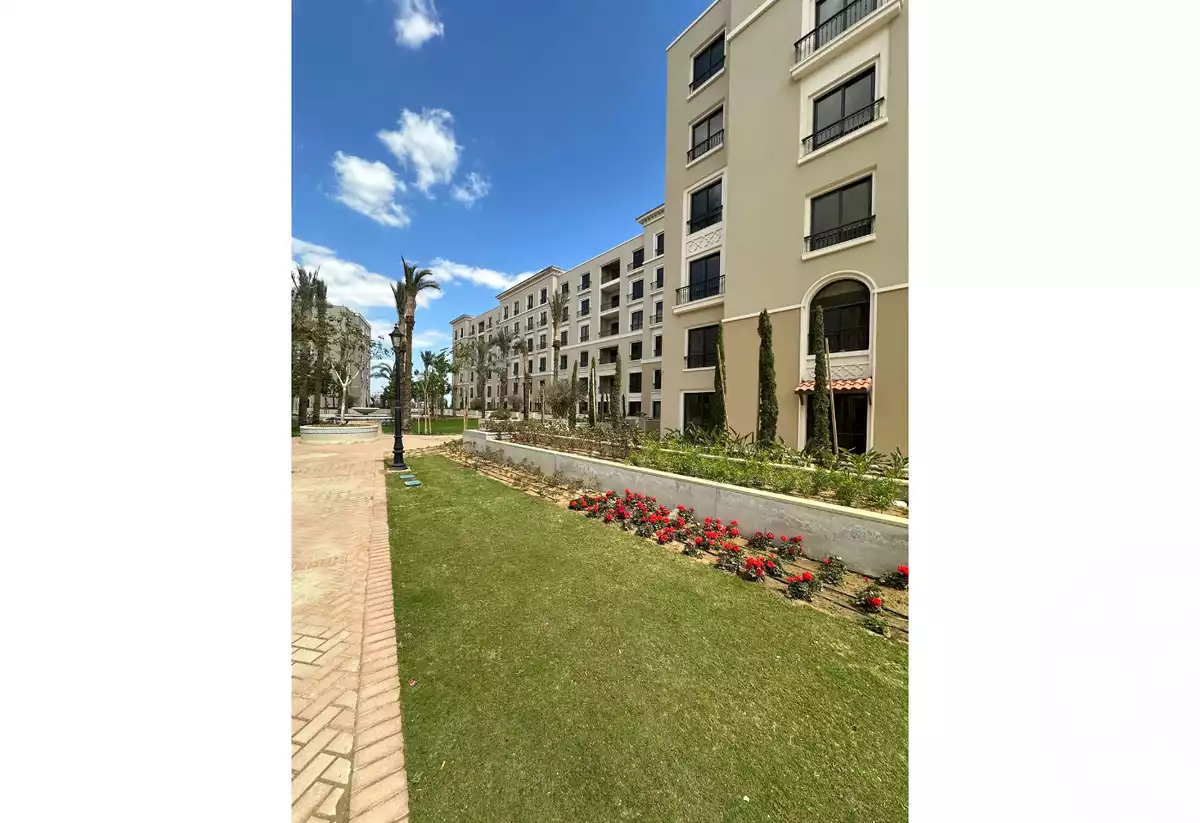 https://aqarmap.com.eg/ar/listing/5017970-for-sale-cairo-el-sheikh-zayed-city-compounds-kmbwnd-fyldj-wyst-dr-llttwyr