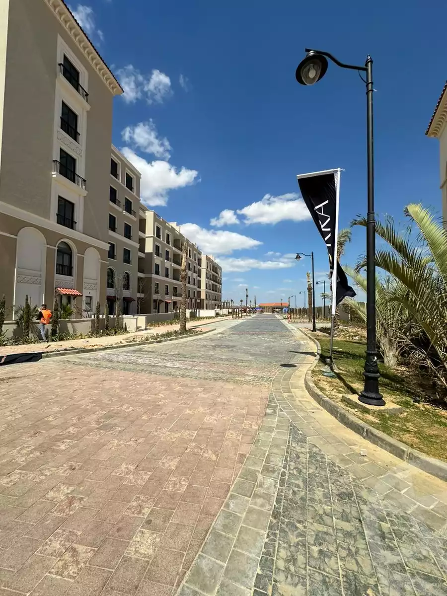 https://aqarmap.com.eg/ar/listing/5021115-for-sale-cairo-el-sheikh-zayed-city-compounds-kmbwnd-fyldj-wyst-dr-llttwyr