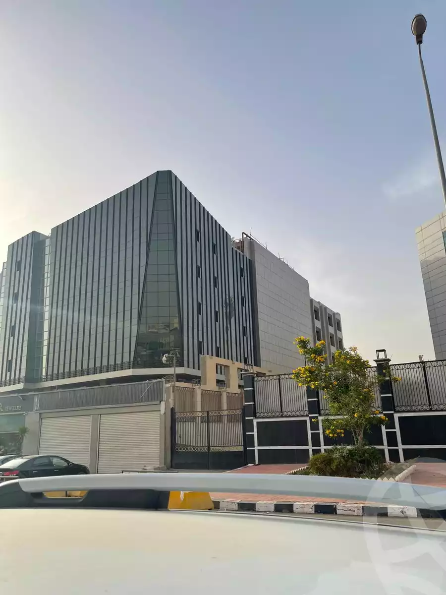 https://aqarmap.com.eg/ar/listing/5023120-for-sale-cairo-new-cairo-90th-street-south-teseen-st