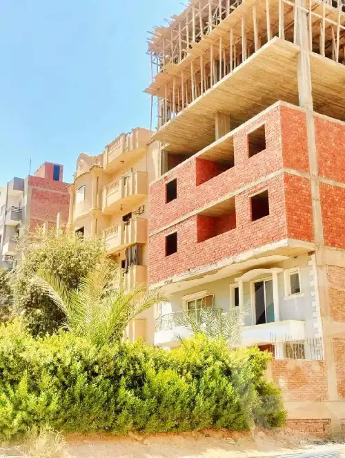 https://aqarmap.com.eg/ar/listing/5023459-for-sale-cairo-mokattam-el-hadabah-el-wosta-8th-zone-hasan-adel-ghoneim-st