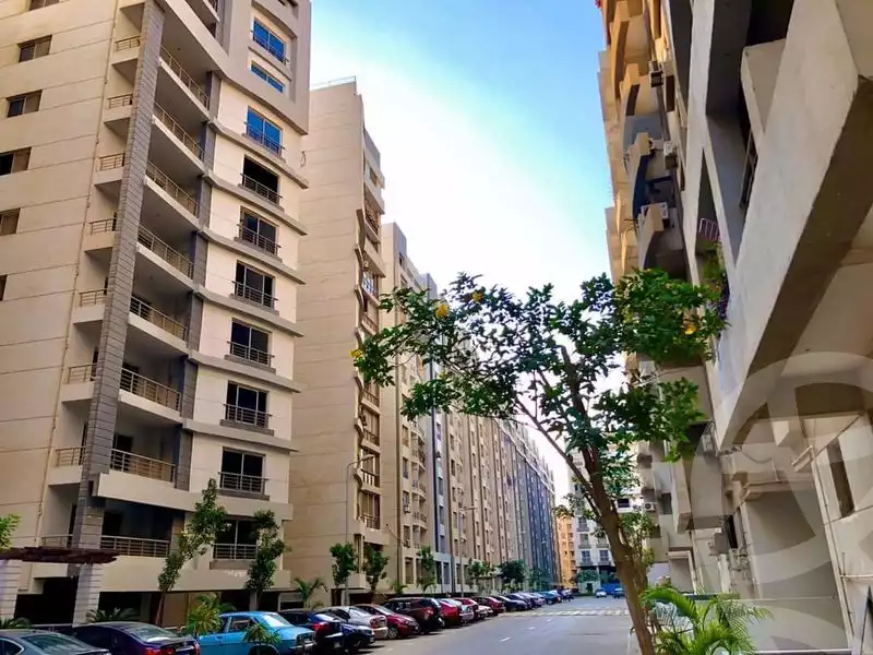 https://aqarmap.com.eg/ar/listing/5073227-for-sale-cairo-el-maadi-compounds-bavaria-town