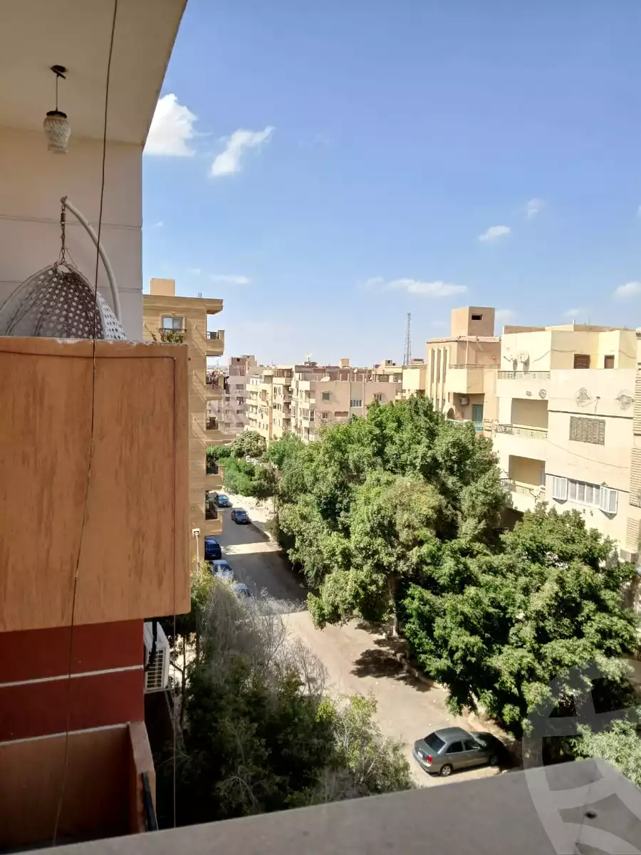 https://aqarmap.com.eg/ar/listing/5094996-for-sale-cairo-6th-of-october-el-ahyaa-neighborhood-4th-school-st