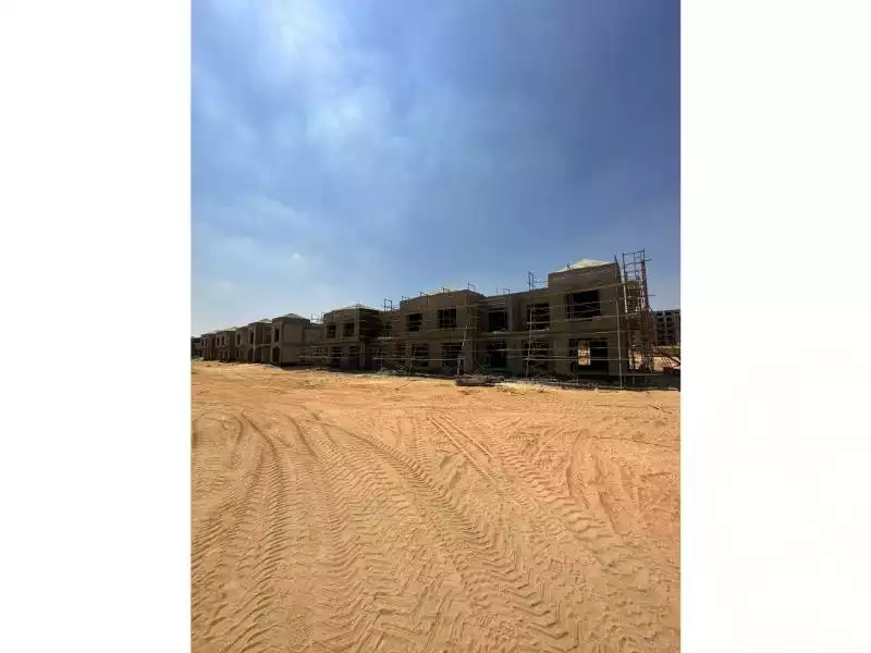 https://aqarmap.com.eg/en/listing/5756112-for-sale-cairo-el-sheikh-zayed-city-compounds-kmbwnd-fyldj-wyst-dr-llttwyr