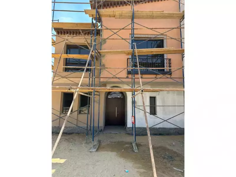 https://aqarmap.com.eg/en/listing/5756112-for-sale-cairo-el-sheikh-zayed-city-compounds-kmbwnd-fyldj-wyst-dr-llttwyr