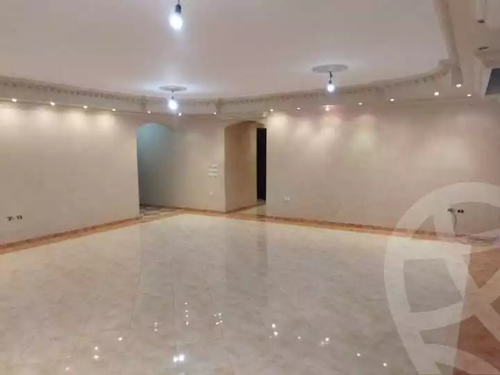 https://aqarmap.com.eg/ar/listing/5119172-for-rent-cairo-mokattam-lhdb-l-ly-shareaa-9