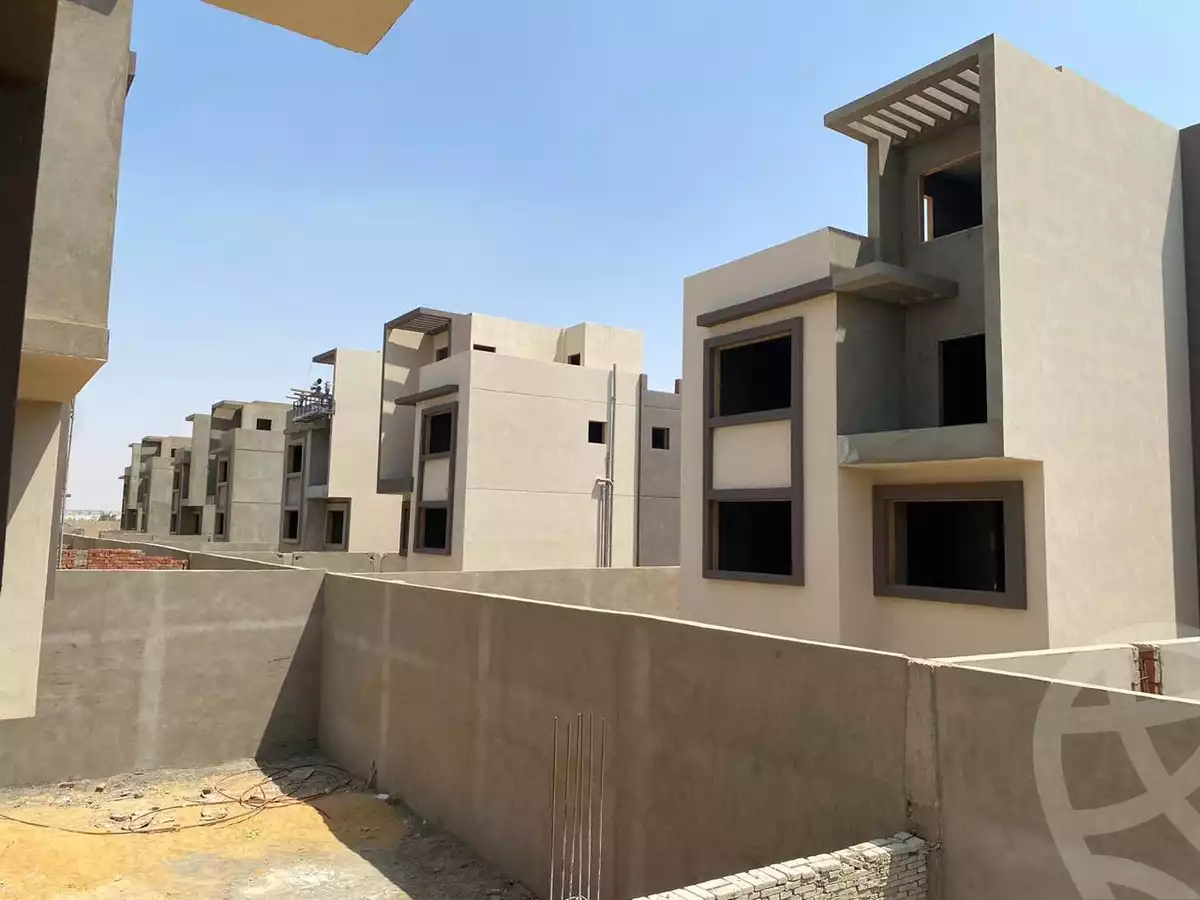 https://aqarmap.com.eg/ar/listing/5129295-for-sale-cairo-el-sheikh-zayed-city-lshykh-zyd-ljdyd-zayed-greens-2-compound-location-development