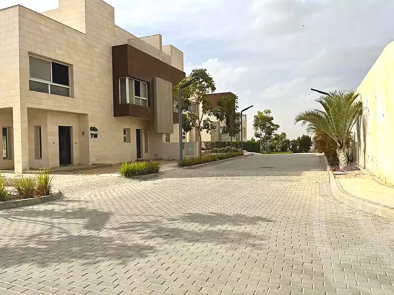 https://aqarmap.com.eg/en/listing/5203293-for-rent-cairo-6th-of-october-compounds-soleya