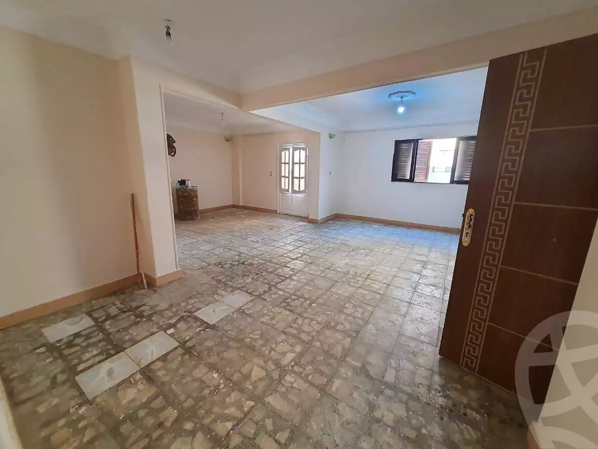 https://aqarmap.com.eg/ar/listing/5206328-for-sale-cairo-helwan-tqsym-lnsr-wageeh-abaza-st