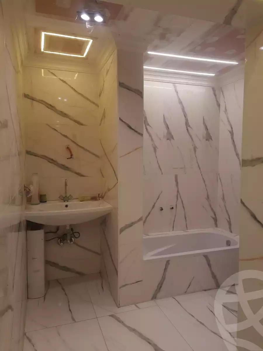 https://aqarmap.com.eg/en/listing/5223345-for-sale-cairo-mokattam-lhdb-l-ly