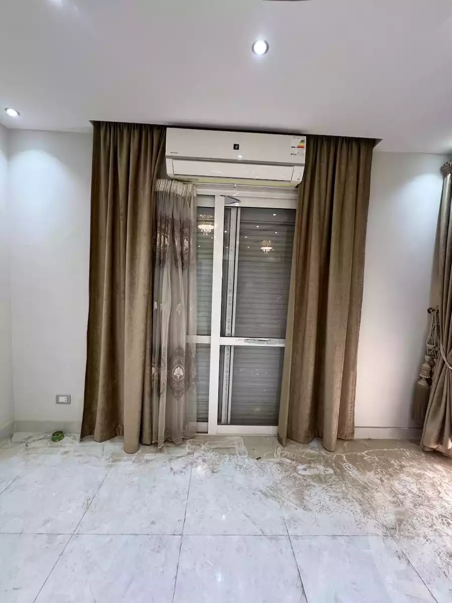 https://aqarmap.com.eg/en/listing/5224426-for-rent-cairo-new-cairo-lrhb-city-phase-8