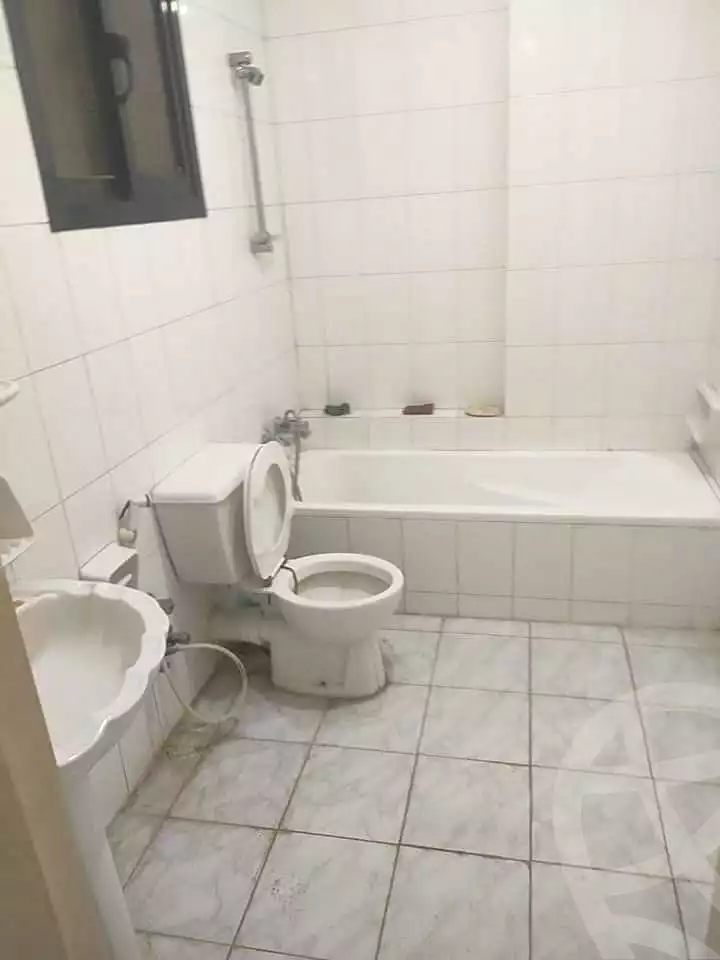https://aqarmap.com.eg/ar/listing/5229674-for-rent-cairo-mokattam-lhdb-l-ly-shareaa-9