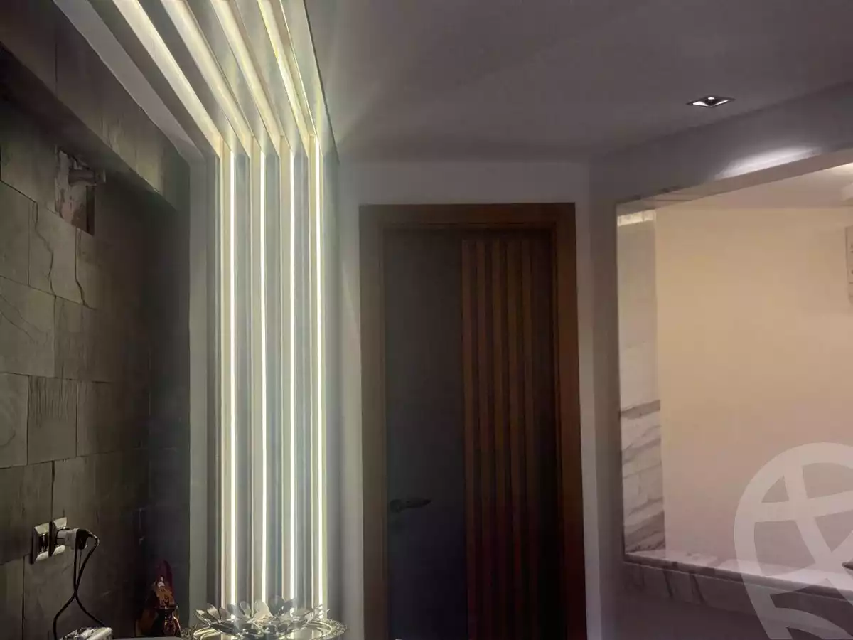 https://aqarmap.com.eg/ar/listing/5235544-for-rent-cairo-el-sheikh-zayed-city-compounds-kmbwnd-wyst-twn-swdyk