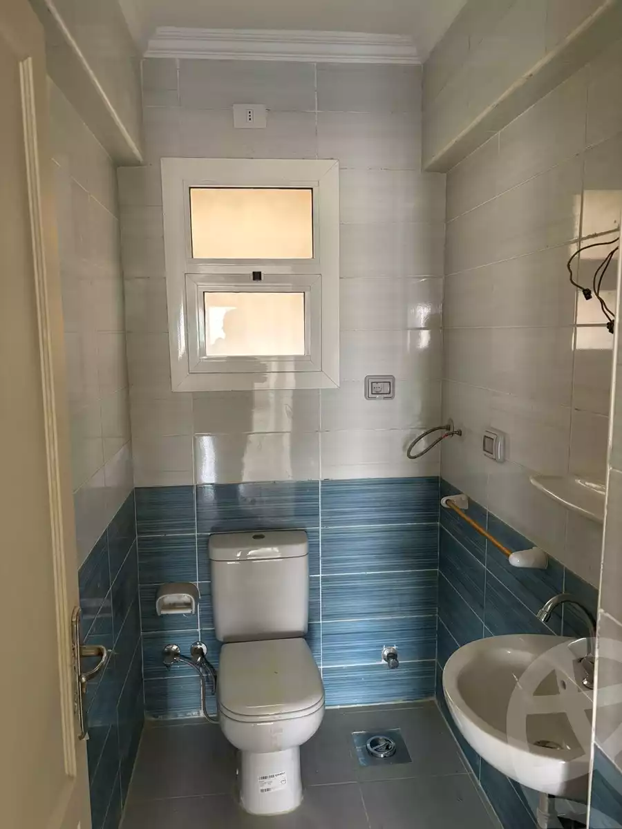 https://aqarmap.com.eg/en/listing/5237745-for-rent-cairo-new-cairo-lrhb-city-phase-7