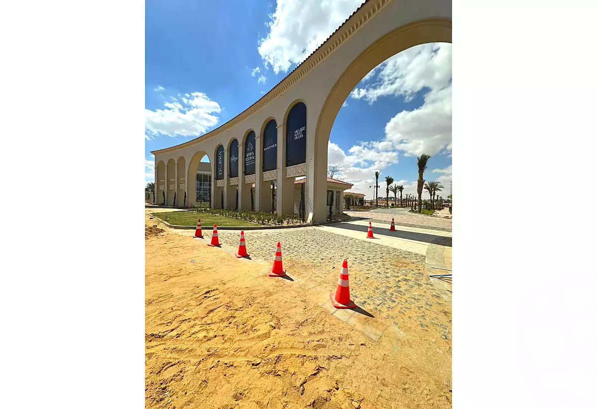 https://aqarmap.com.eg/ar/listing/5239228-for-sale-cairo-el-sheikh-zayed-city-compounds-kmbwnd-fyldj-wyst-dr-llttwyr
