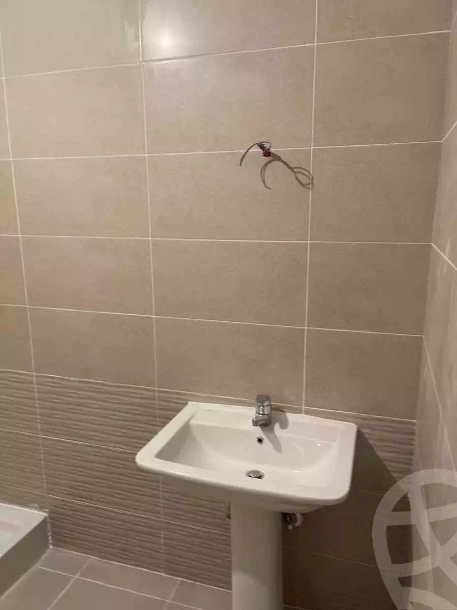 https://aqarmap.com.eg/ar/listing/5251313-for-rent-cairo-new-cairo-ganob-el-akadamiya-south-academy-d-hassan-ibn-thabet-st