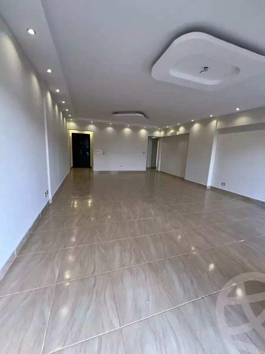 https://aqarmap.com.eg/en/listing/5253554-for-rent-cairo-new-cairo-lrhb-city-phase-8