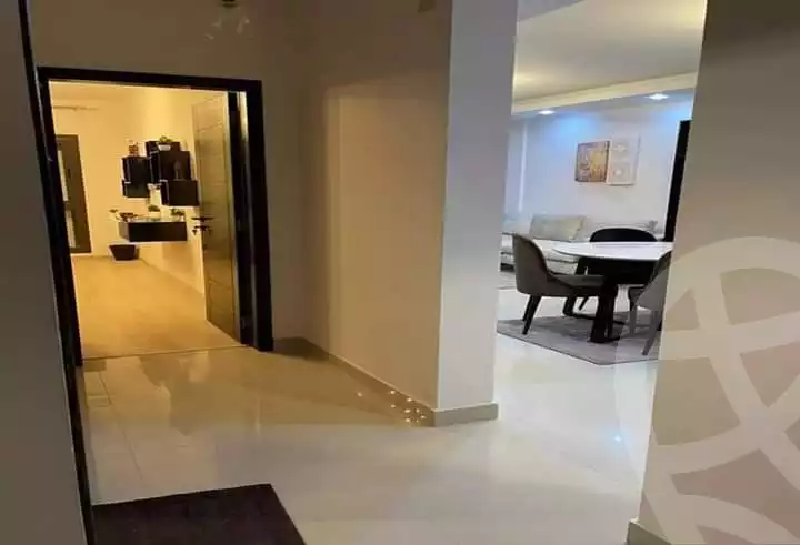 https://aqarmap.com.eg/ar/listing/5276563-for-sale-cairo-el-sheikh-zayed-city-compounds-kmbwnd-fyldj-wyst-dr-llttwyr