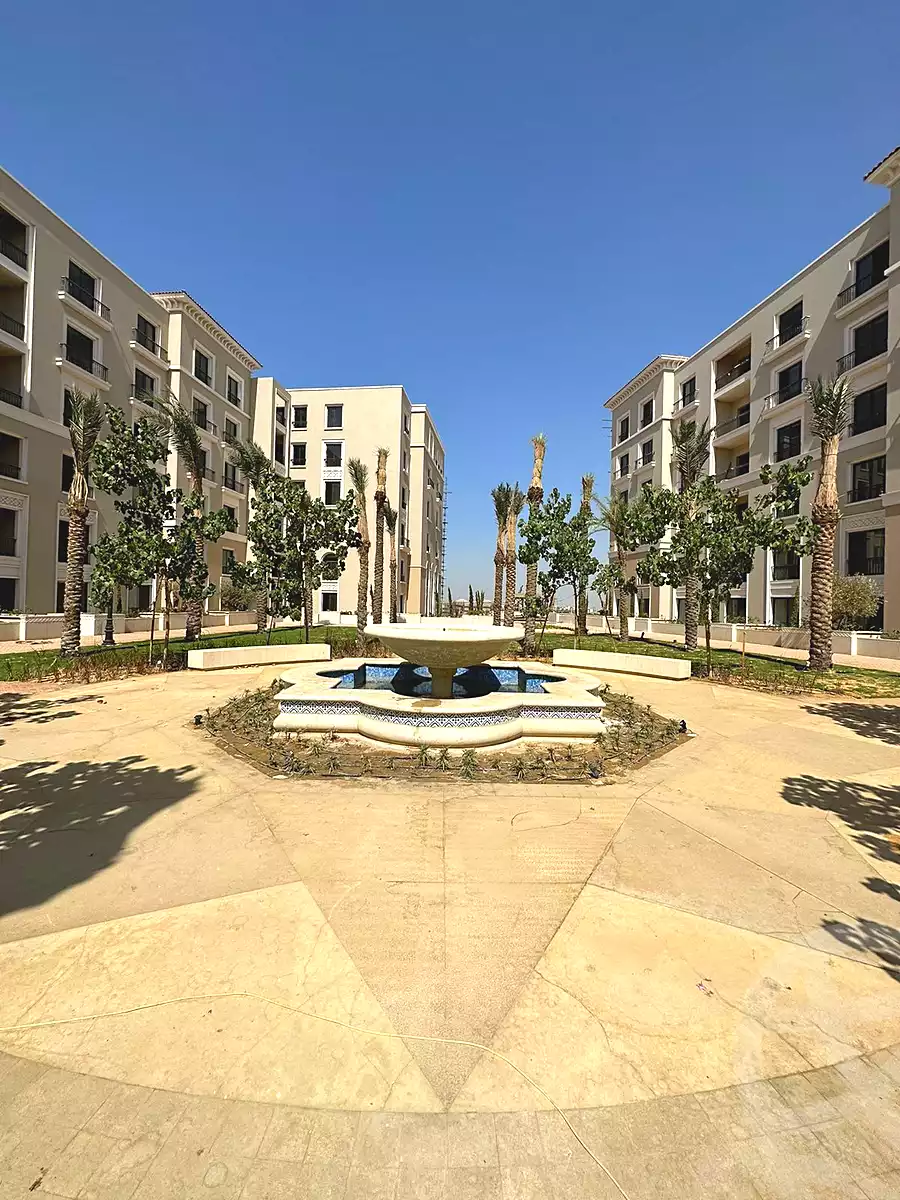 https://aqarmap.com.eg/ar/listing/5277322-for-sale-cairo-el-sheikh-zayed-city-compounds-kmbwnd-fyldj-wyst-dr-llttwyr