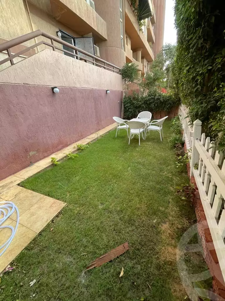https://aqarmap.com.eg/ar/listing/5280875-for-sale-cairo-new-cairo-lrhb-city-phase-4-mohammed-farid-st