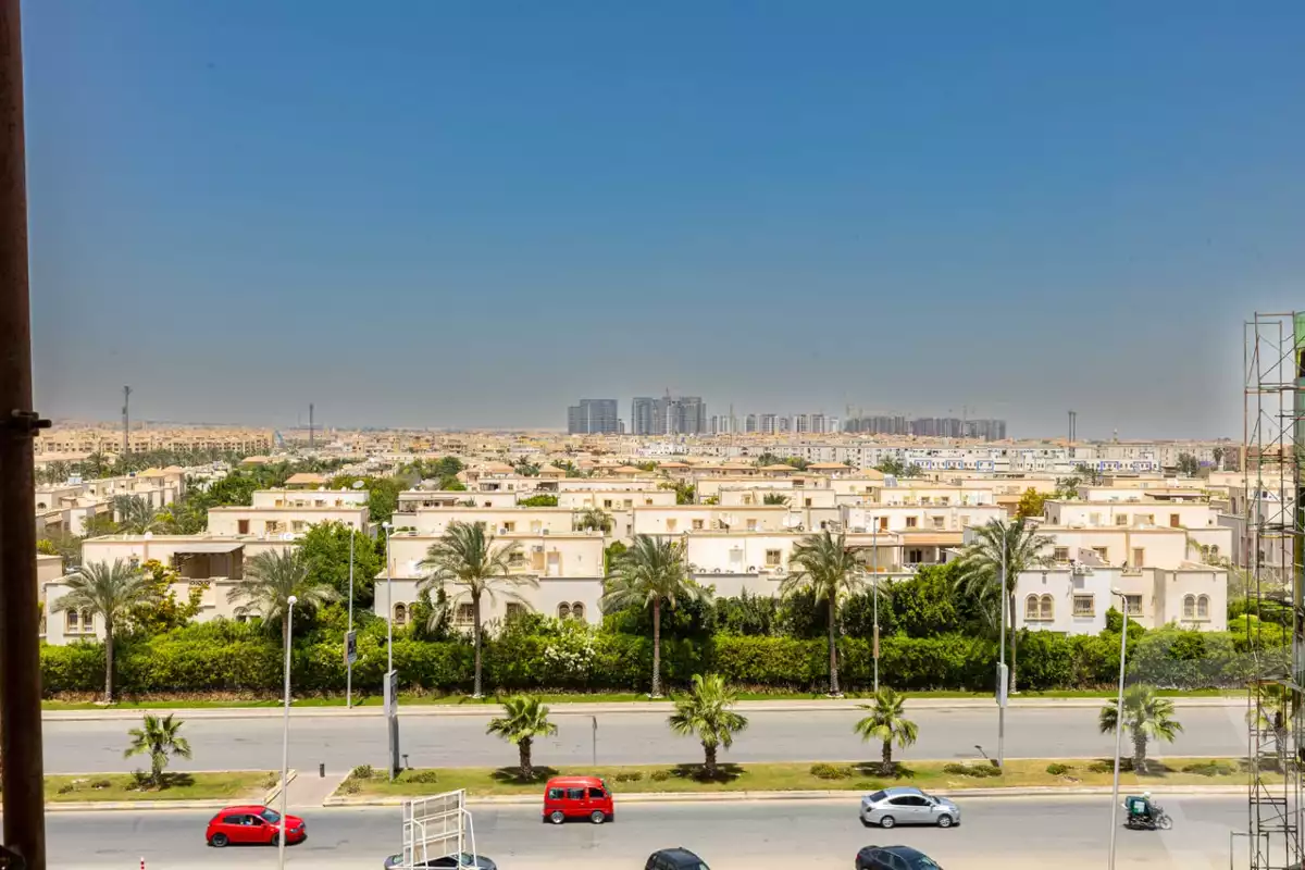 https://aqarmap.com.eg/ar/listing/5287074-for-sale-cairo-el-sheikh-zayed-city-compounds-sntrw-zyd-mwl