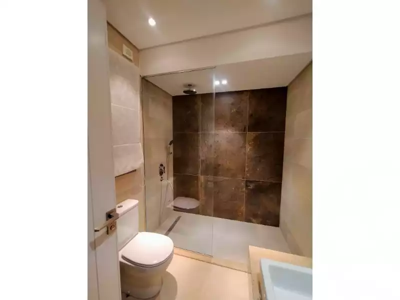 https://aqarmap.com.eg/ar/listing/5287642-for-sale-cairo-el-sheikh-zayed-city-compounds-kmbwnd-fyldj-wyst-dr-llttwyr