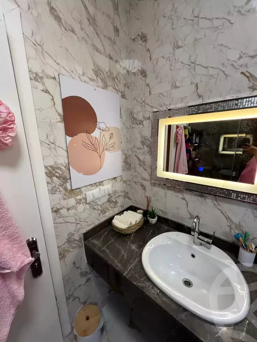 https://aqarmap.com.eg/ar/listing/5295635-for-sale-cairo-new-cairo-lrhb-city-phase-8