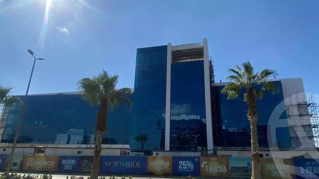 https://aqarmap.com.eg/ar/listing/5298679-for-sale-cairo-el-sheikh-zayed-city-alex-cairo-desert-road-smart-village-y-r-sy-byzns-brk-sfrykw-llstthmr-l-qry