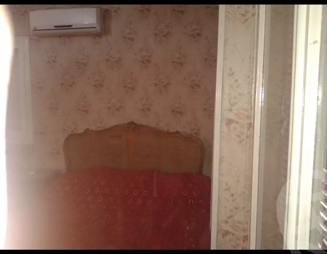 https://aqarmap.com.eg/en/listing/5299515-for-rent-cairo-heliopolis-ard-el-golf-mostafa-abd-el-aal-st
