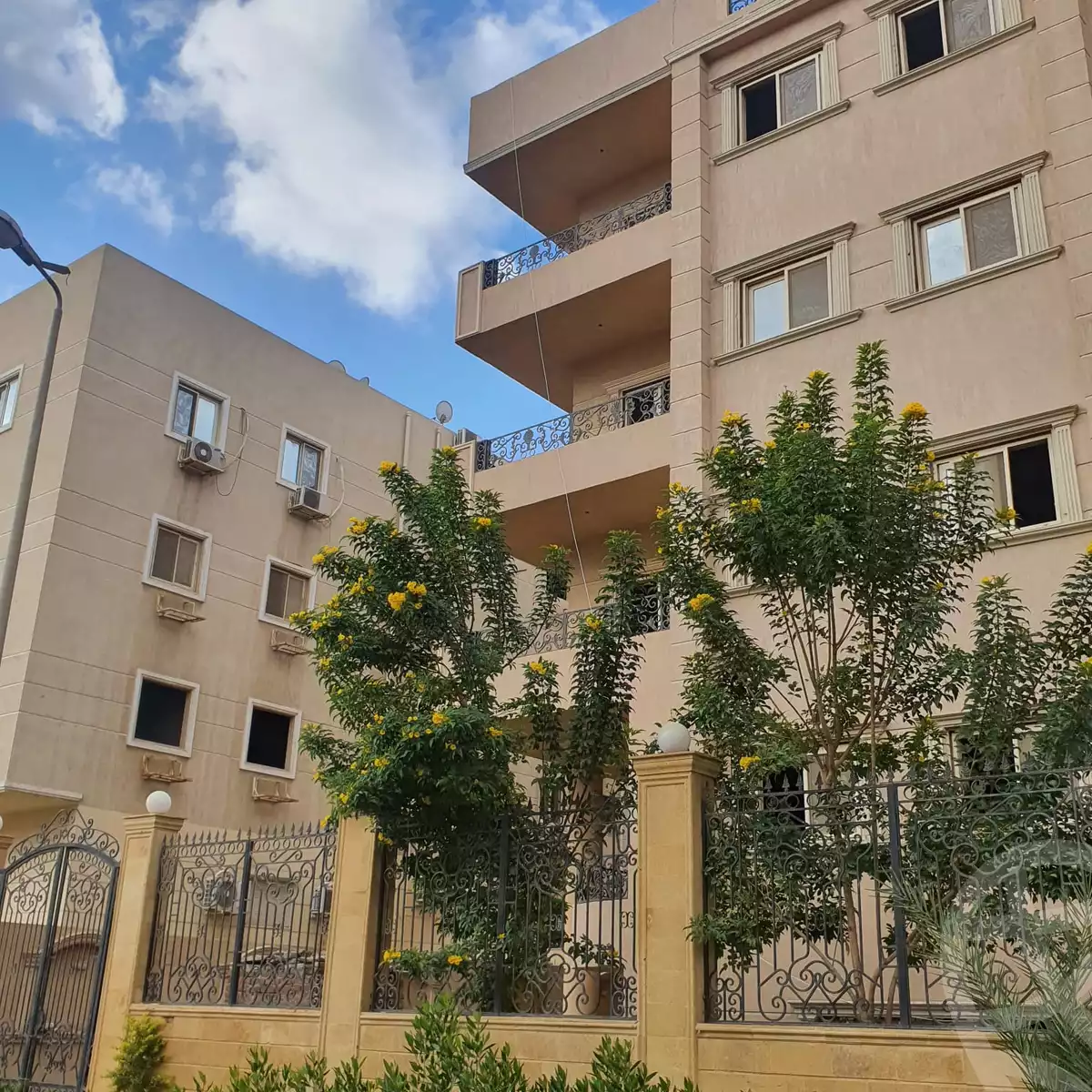 https://aqarmap.com.eg/en/listing/5300438-for-sale-cairo-new-cairo-gharb-arabila-doctor-hani-maher-st