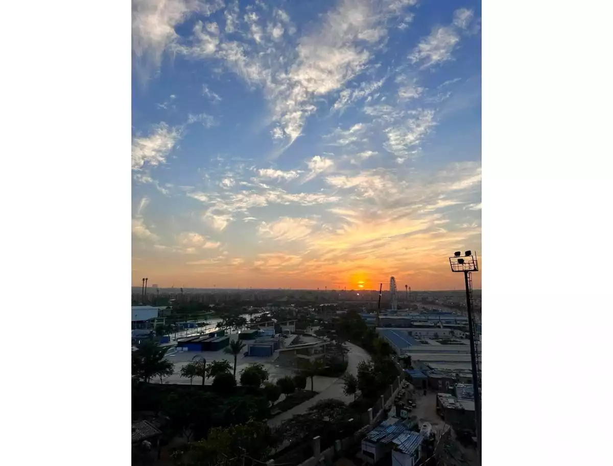 https://aqarmap.com.eg/en/listing/5314056-for-sale-cairo-el-sheikh-zayed-city-compounds-zyd-wr-llttwyr-park-towers-zed-el-sheikh-zayed-compound