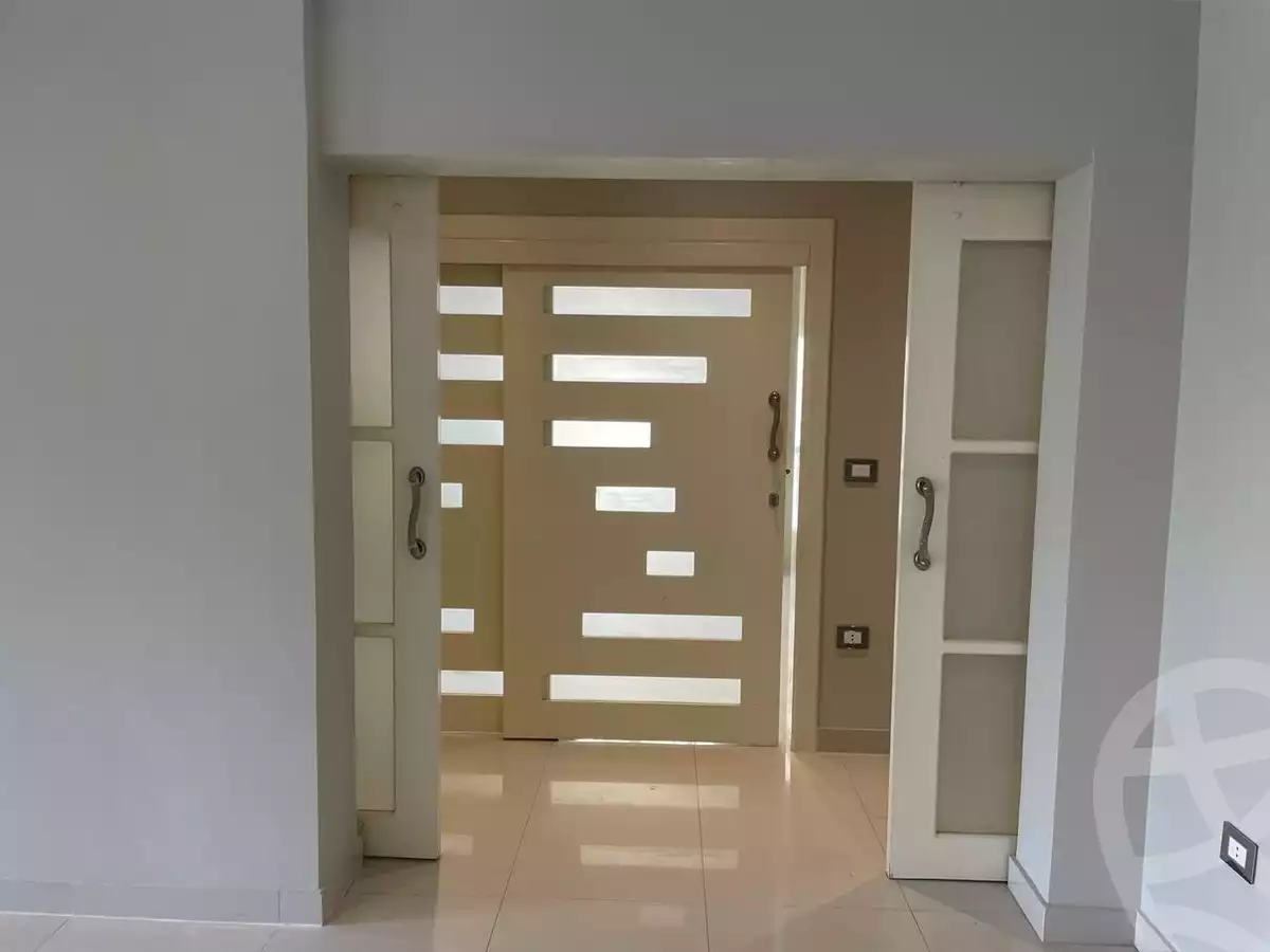 https://aqarmap.com.eg/ar/listing/5314094-for-rent-cairo-new-cairo-lrhb-city-malls-and-markets