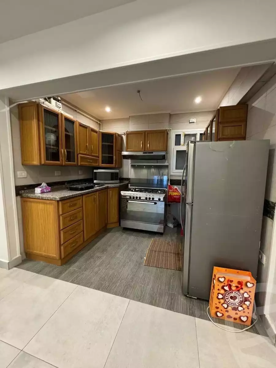 https://aqarmap.com.eg/en/listing/5330036-for-rent-cairo-new-cairo-lrhb-city-phase-8