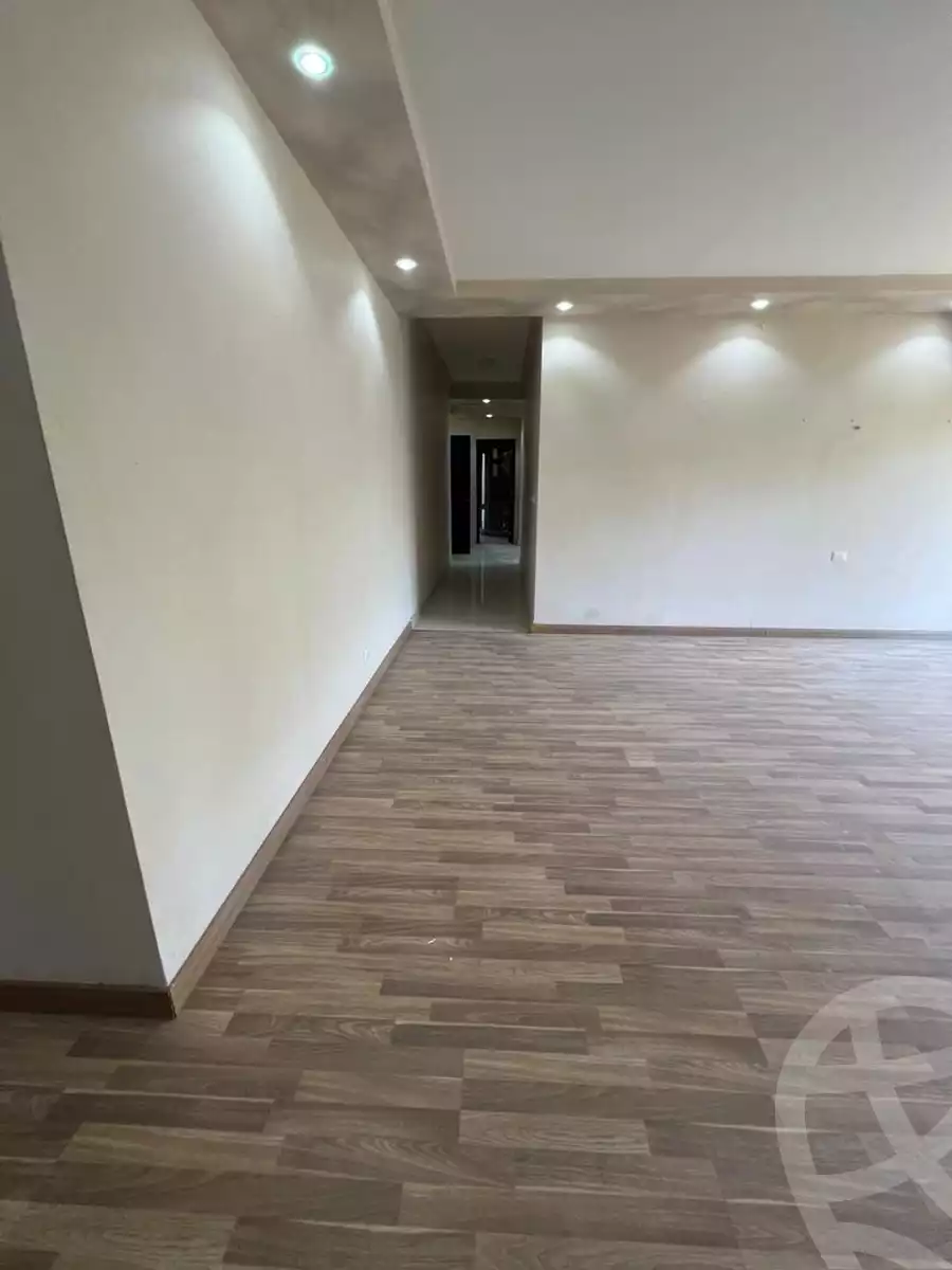 https://aqarmap.com.eg/en/listing/5333082-for-sale-cairo-el-sheikh-zayed-city-compounds-dh-drys