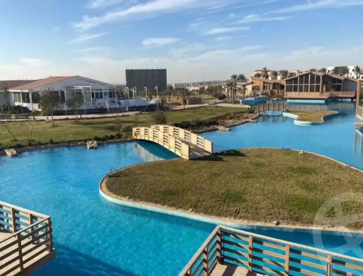 https://aqarmap.com.eg/en/listing/5346283-for-sale-cairo-new-cairo-compounds-hyde-park