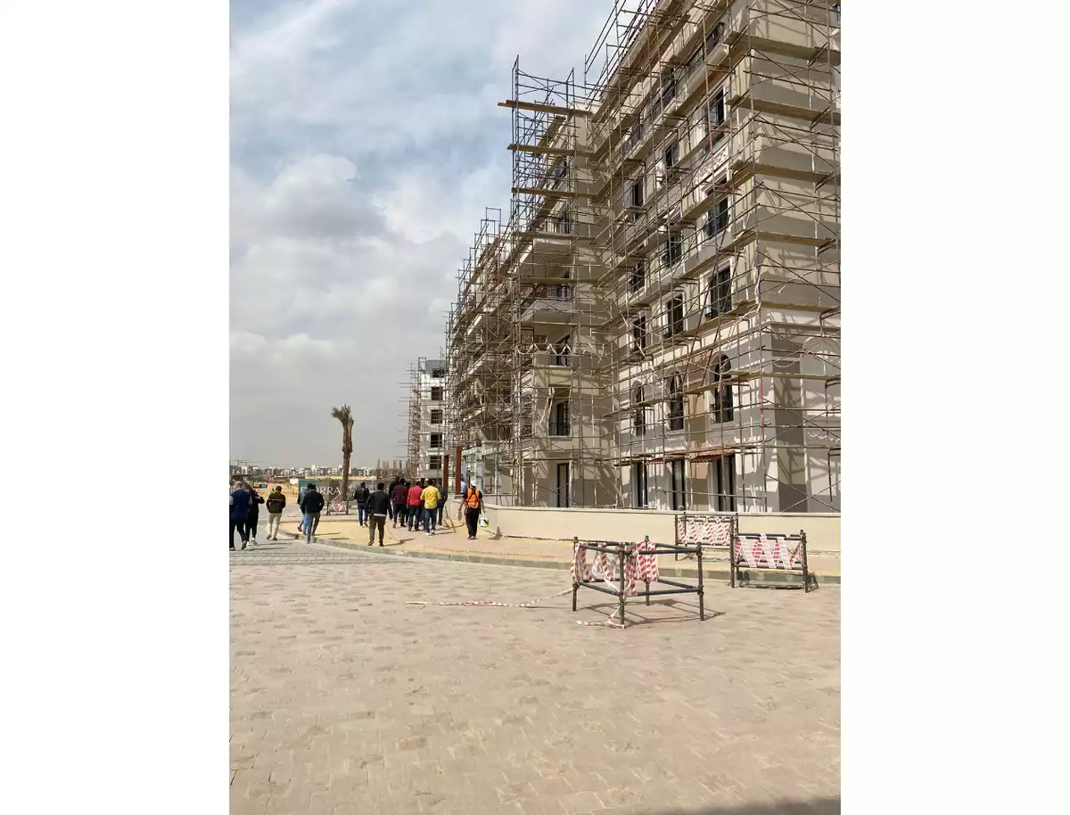 https://aqarmap.com.eg/en/listing/5348456-for-sale-cairo-el-sheikh-zayed-city-compounds-kmbwnd-fyldj-wyst-dr-llttwyr