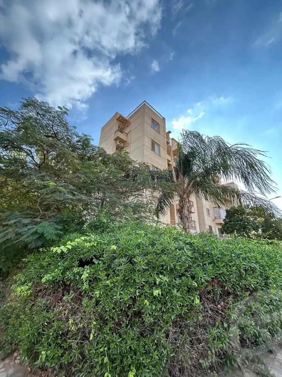 https://aqarmap.com.eg/en/listing/5348817-for-sale-cairo-el-sheikh-zayed-city-compounds-el-mostaqbal-city