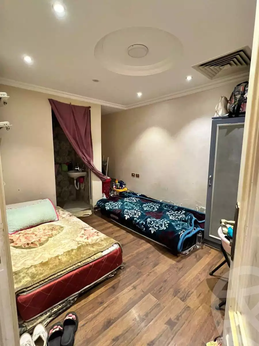 https://aqarmap.com.eg/en/listing/5354540-for-sale-cairo-el-sheikh-zayed-city-compounds-royal-city