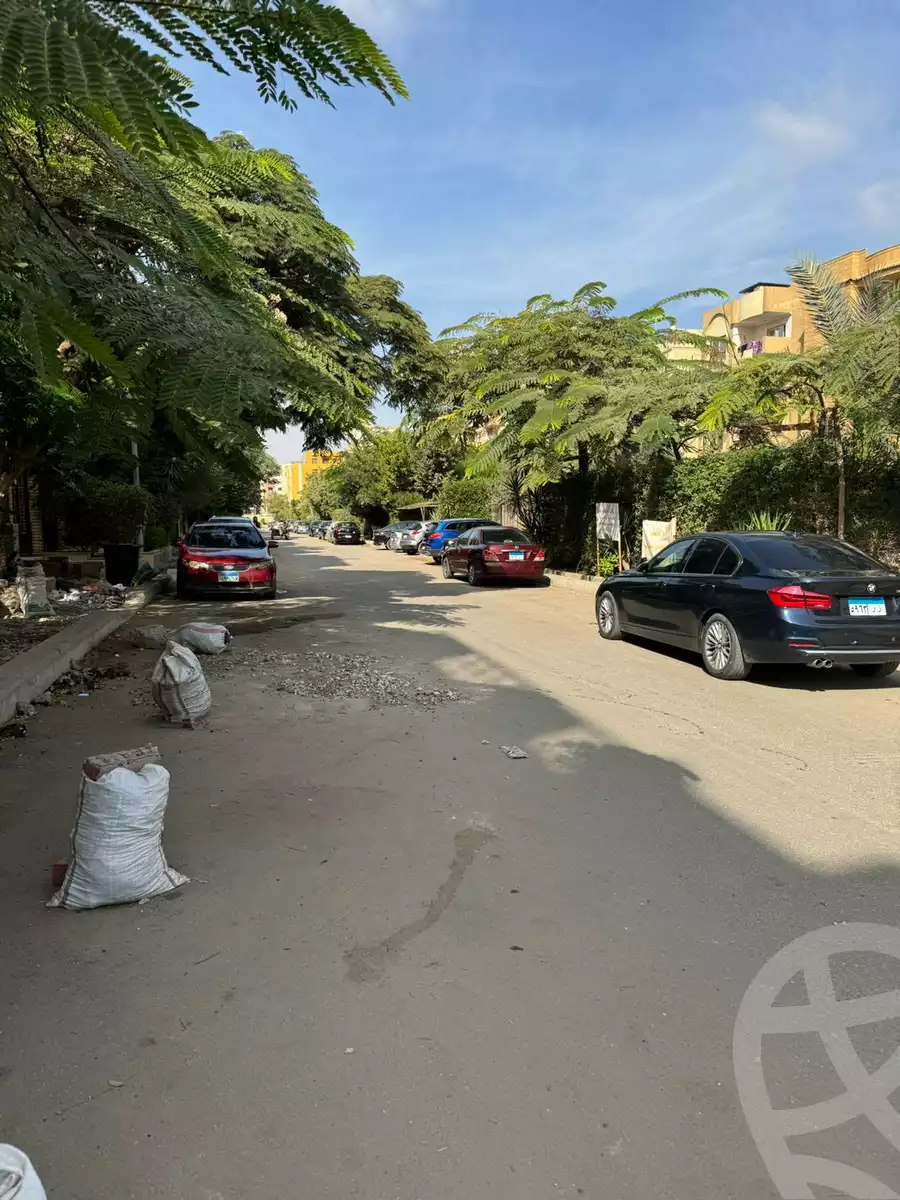 https://aqarmap.com.eg/en/listing/5355624-for-sale-cairo-6th-of-october-el-ahyaa-neighborhood-2nd-dr-abdel-wahab-moro-rd