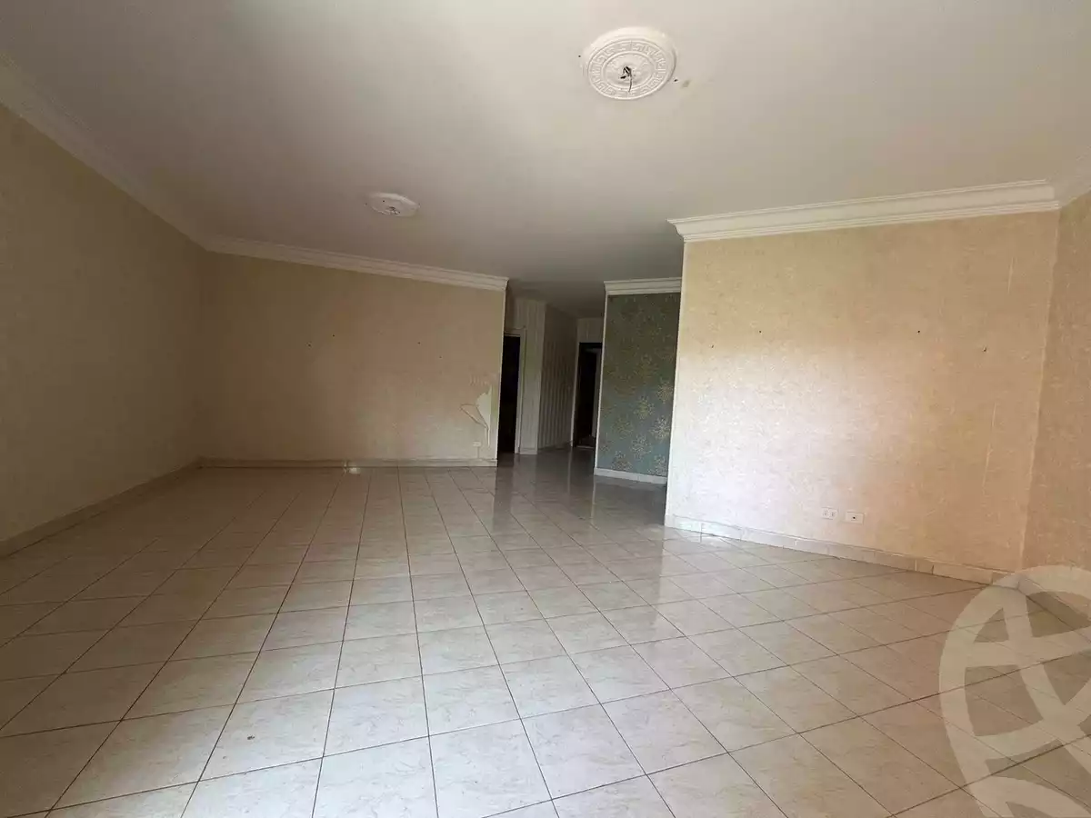 https://aqarmap.com.eg/ar/listing/5361223-for-sale-cairo-new-cairo-lrhb-city-malls-and-markets